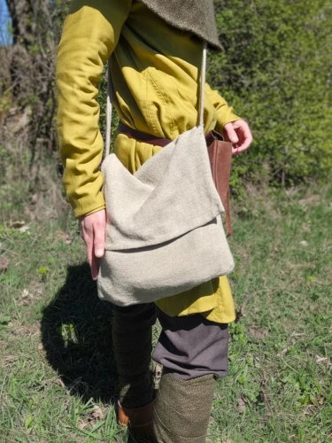 Średniowieczna torba lniana w użyciu - Bestiae Silvae